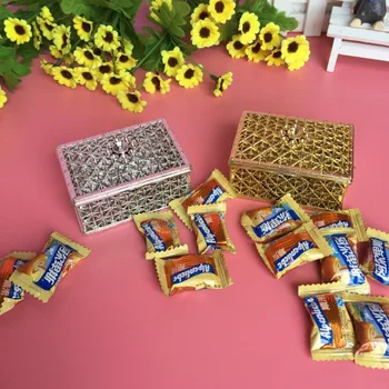  Креативна сватбена кутия шоколадови бонбони кухи квадратни пластмасови кутии подарък със златно и сребърно покритие кутии с шоколадови бонбони F20173678