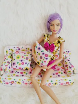  Безплатна Доставка Куклена Къща Играчки Гореща Мини Куклен Мебели За Дома Цвете От Плат Разтегателен Диван С 2 Възглавници, Аксесоари За Кукла Барби